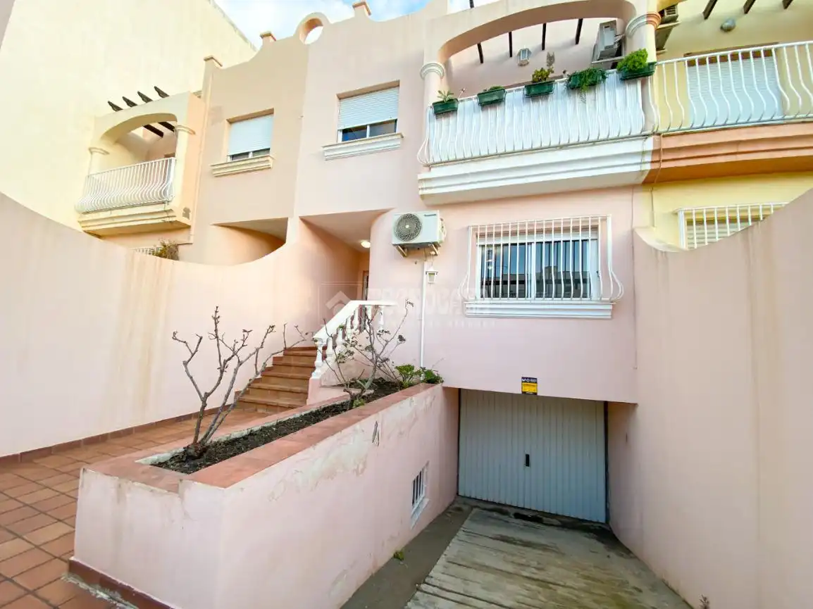 Vista exterior de Casa adosada en venta en Pechina