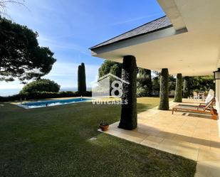 Vista exterior de Casa o xalet en venda en Sant Vicenç de Montalt amb Terrassa i Piscina