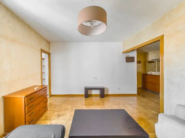 Wohnung zur Miete in Calle de Mateo García, Ventas