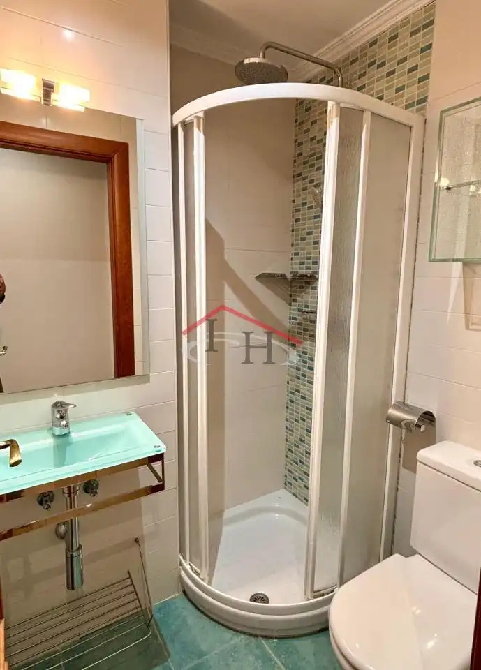 Bathroom of Flat for rent in León Capital   with Heating, Parquet flooring and Terrace