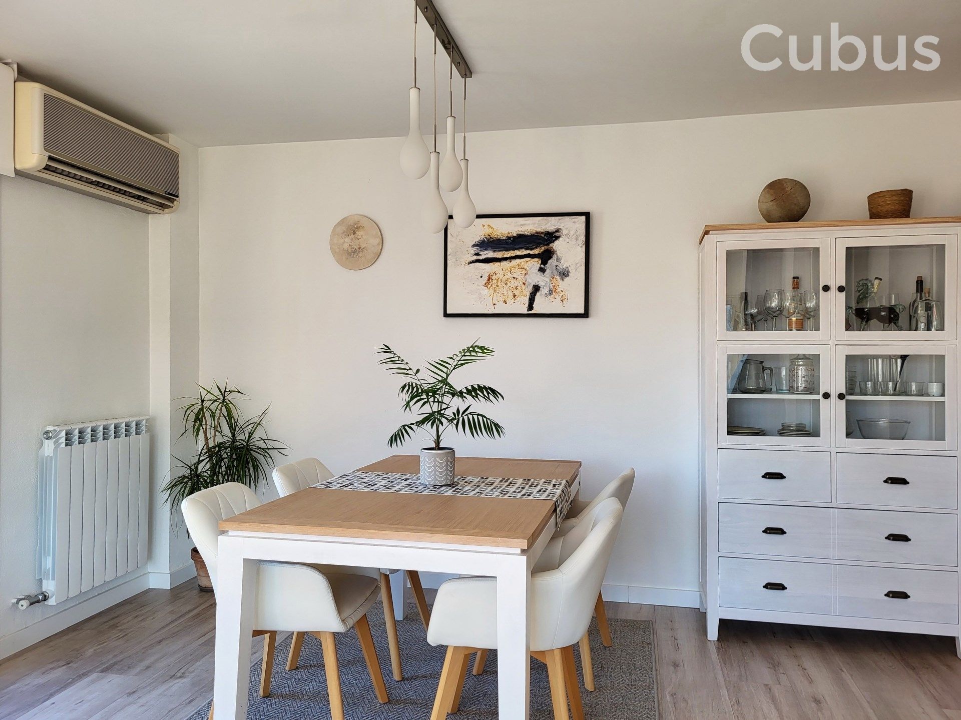 Menjador de Dúplex en venda en Olot amb Aire condicionat, Calefacció i Terrassa