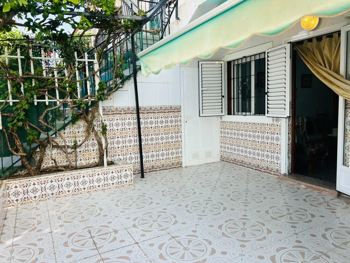 Terrassa de Casa o xalet en venda en San Pedro del Pinatar amb Aire condicionat, Jardí privat i Traster