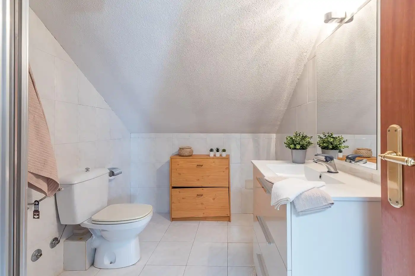 Baño de Casa o chalet en venta en San Lorenzo de El Escorial con Calefacción, Alarma y Piscina comunitaria