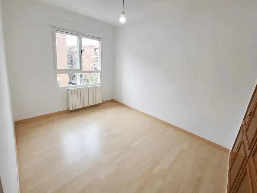 Flat for sale in Calle ENRIC VALOR, País Valencià