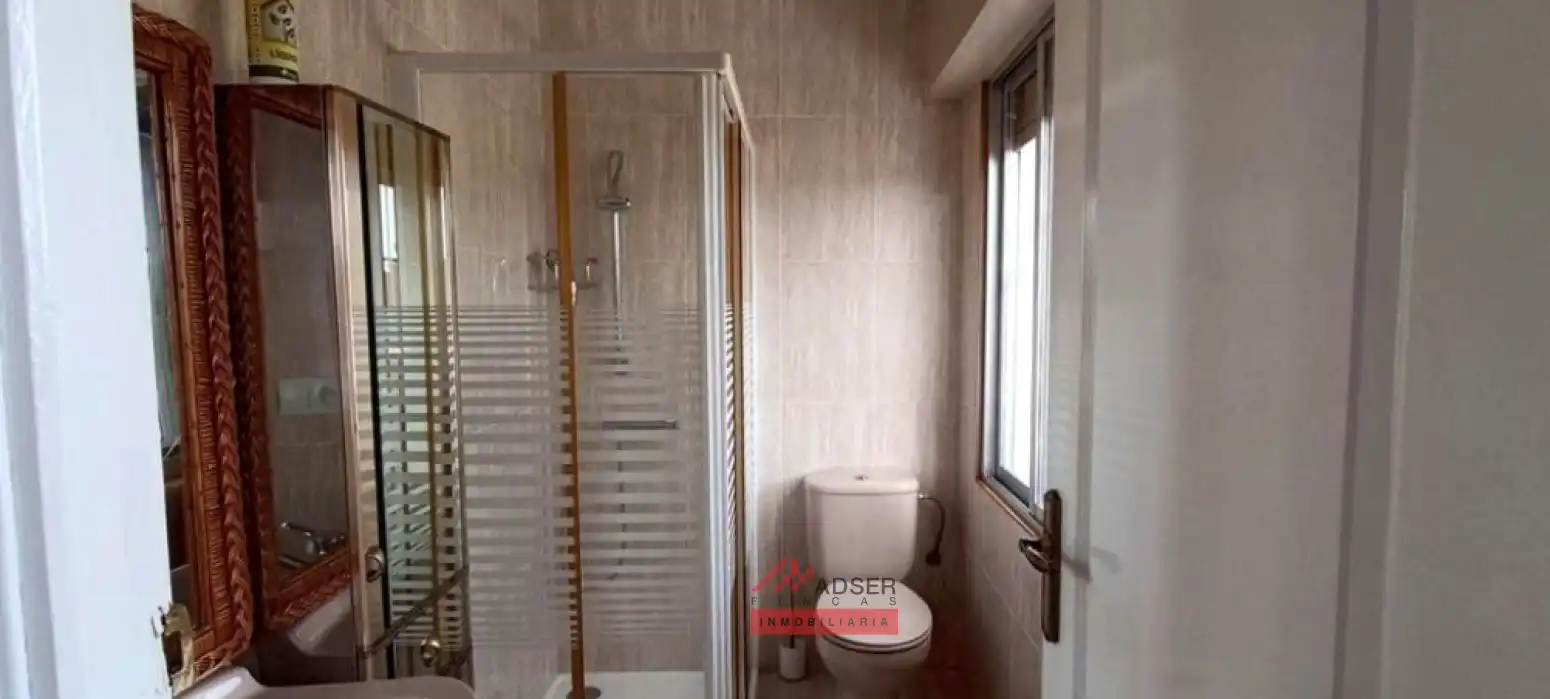 Bany de Casa o xalet en venda en Villamediana de Iregua amb Calefacció i Piscina