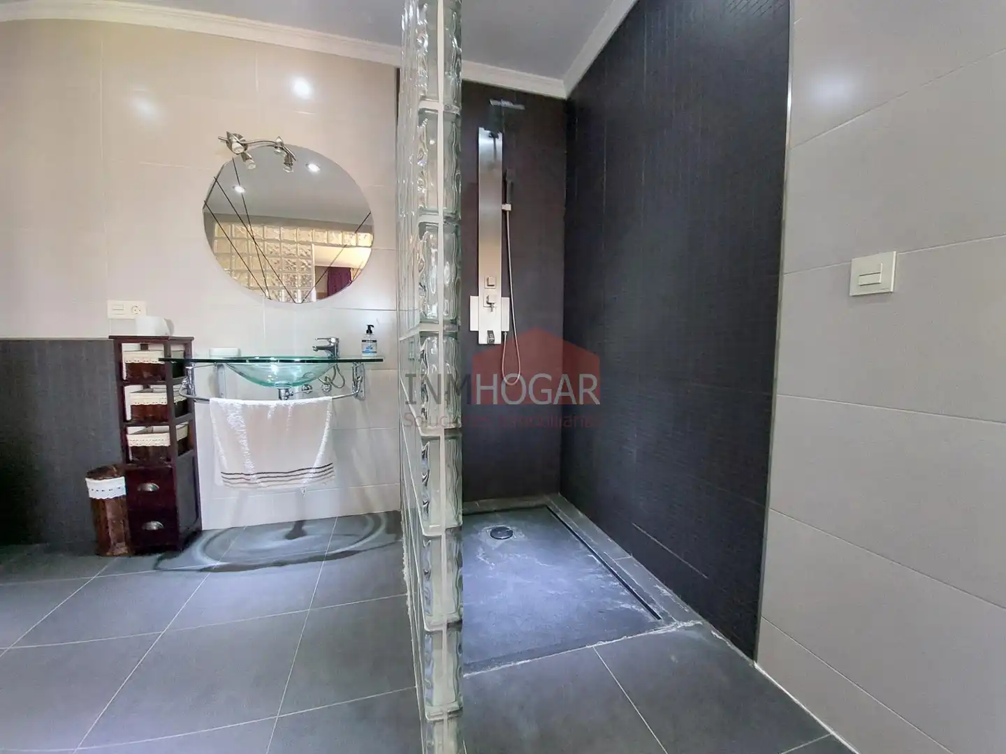 Bathroom of Houses for sale in Sanchidrián  with Private garden, Parquet flooring and Terrace