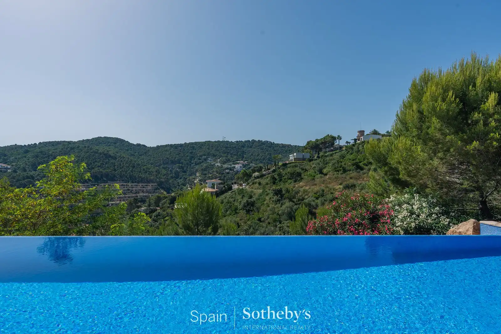 Piscina de Casa adosada en venda en Begur amb Aire condicionat, Jardí privat i Terrassa