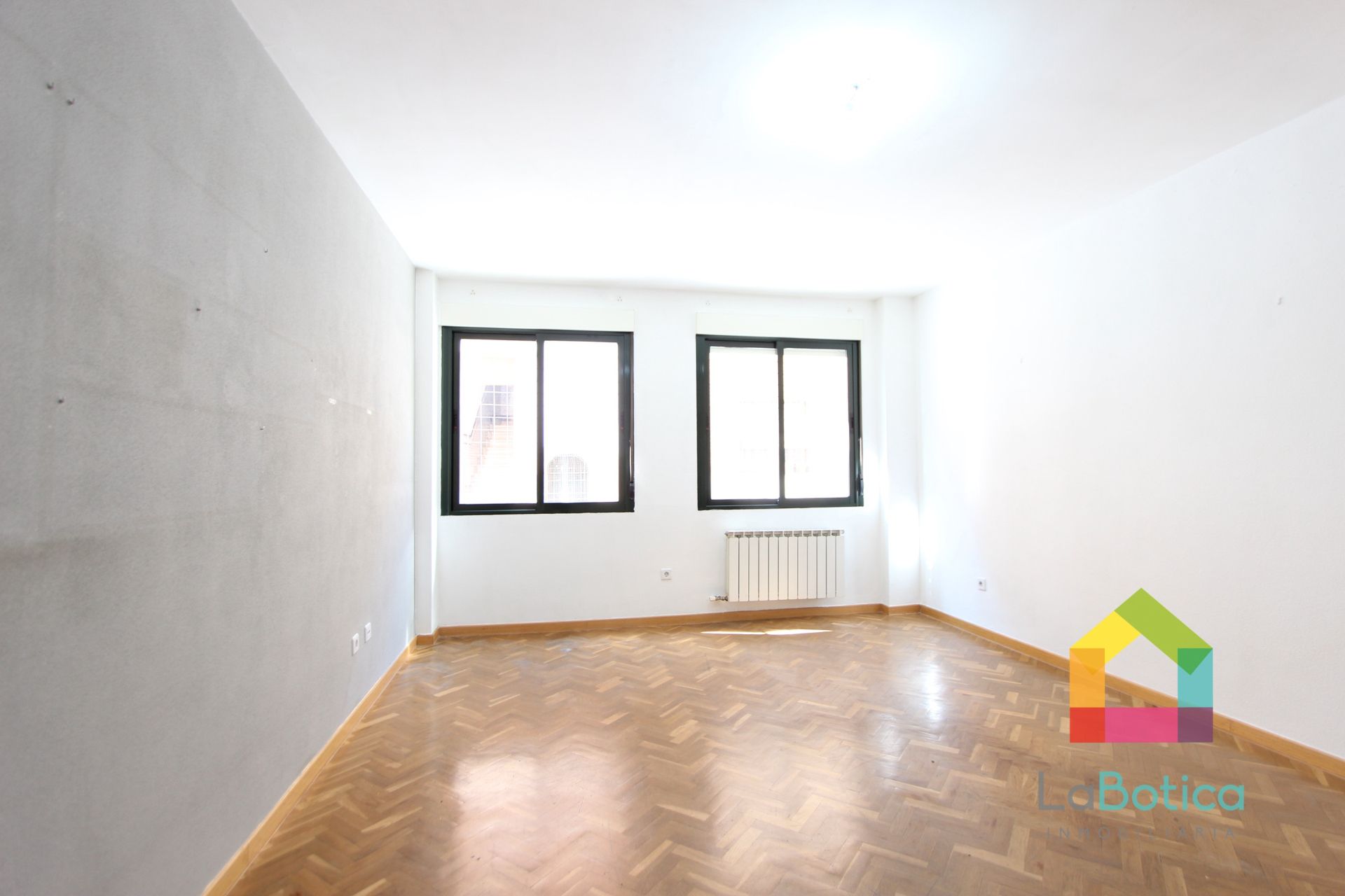 Dormitori de Apartament en venda en  Toledo Capital amb Calefacció