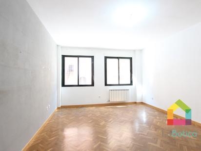 Dormitori de Apartament en venda en  Toledo Capital amb Calefacció