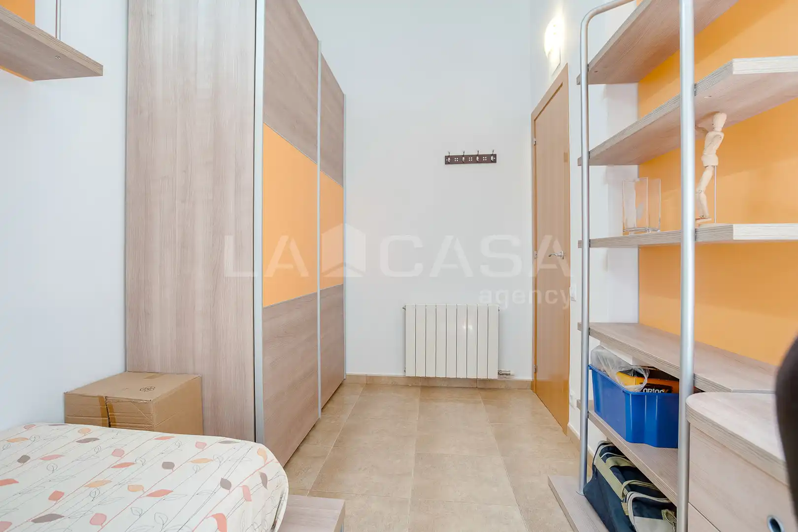 Dormitori de Casa adosada en venda en Montornès del Vallès amb Calefacció, Terrassa i Traster