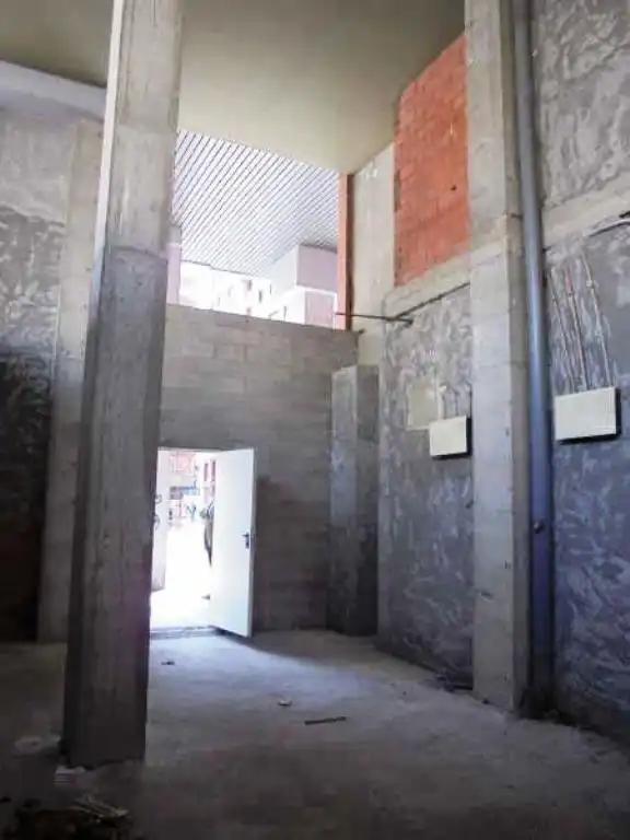 Local comercial en venta en Calle de San Vicente 5, imagen 3