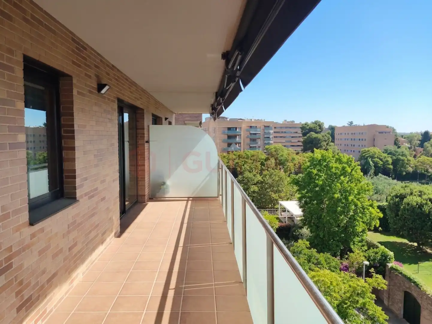 Terrasse von Dachboden zur Miete in Esplugues de Llobregat mit Klimaanlage, Heizung und Privatgarten