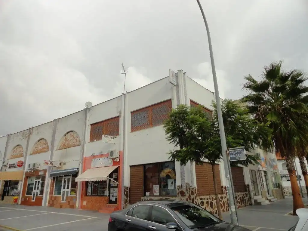 Local comercial en venda a Núcleo urbano