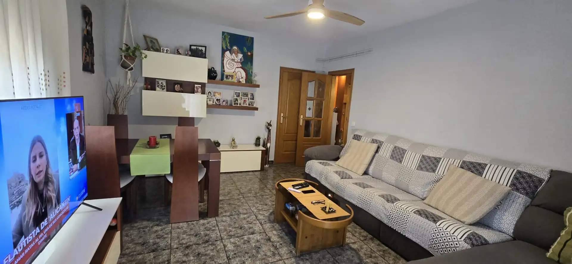 Sala d'estar de Pis en venda en Manlleu amb Calefacció, Traster i Moblat