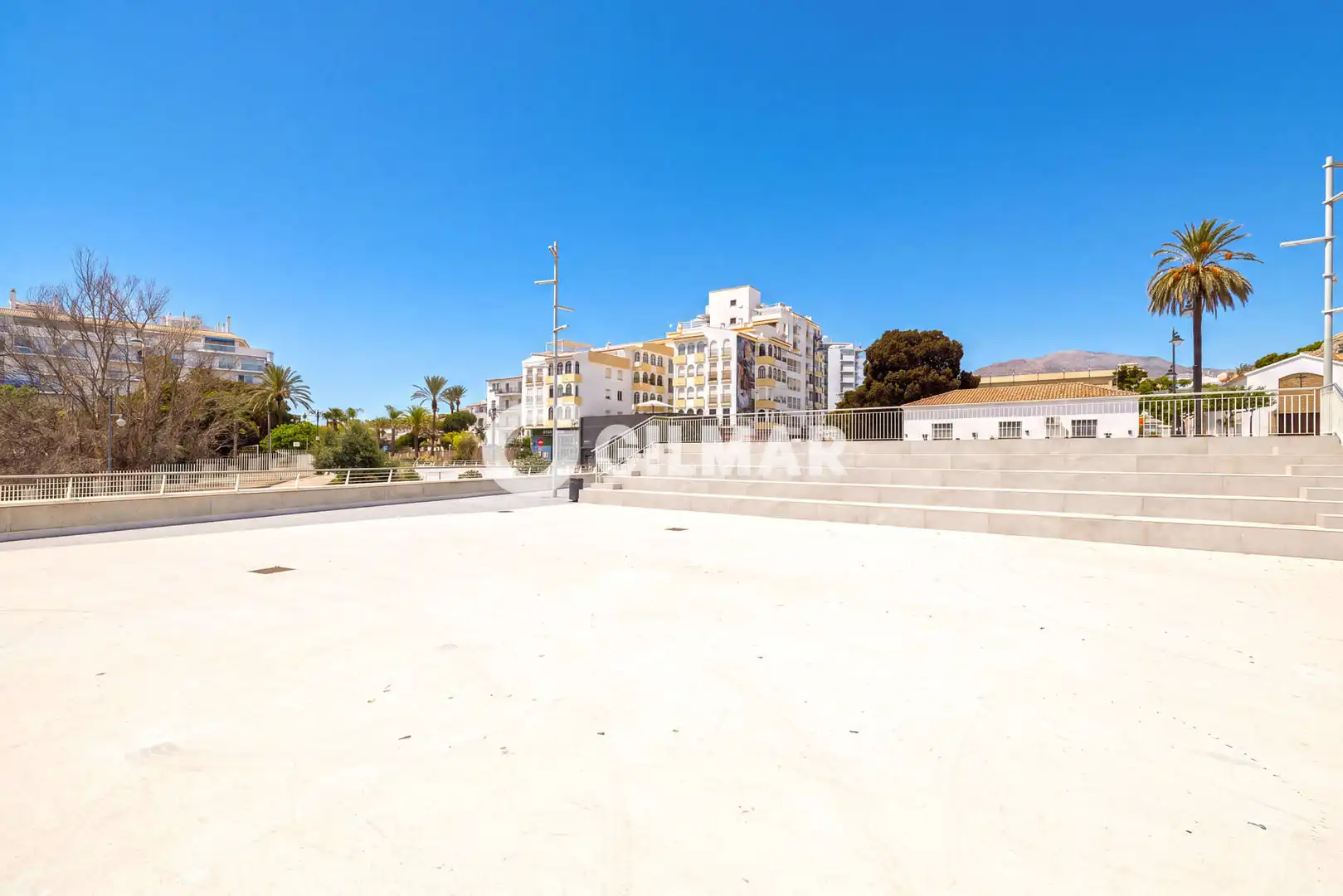 Vista exterior de Àtic en venda en Estepona amb Calefacció i Balcó