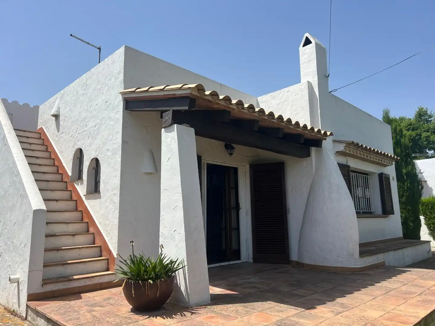 Vista exterior de Casa o xalet en venda en L'Estartit amb Piscina comunitària