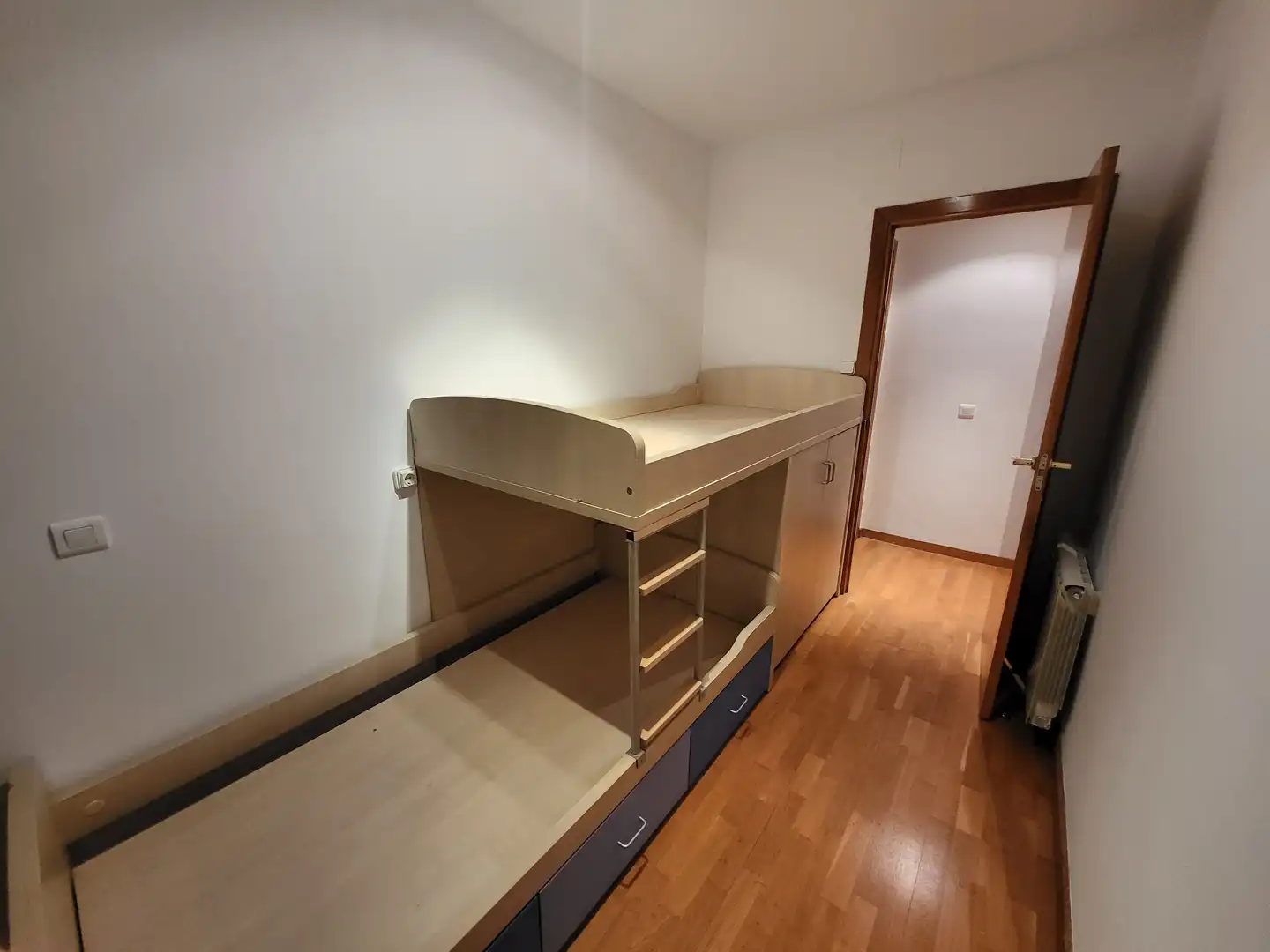 Schlafzimmer von Wohnung zur Miete in Sabadell mit Heizung, Parkett und Ofen