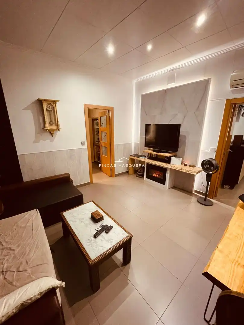 Sala de estar de Piso en venta en L'Hospitalet de Llobregat con Aire acondicionado y Terraza