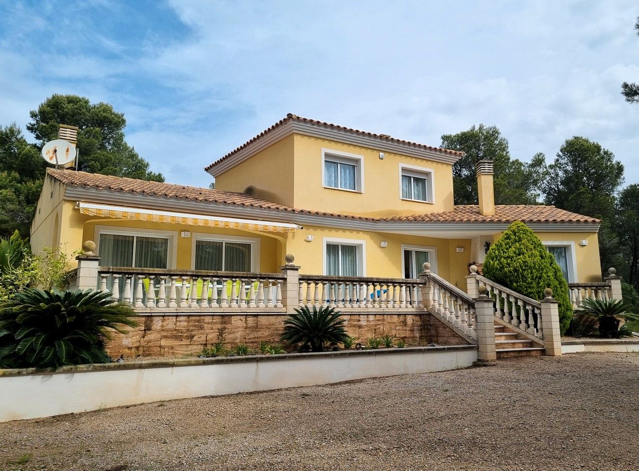 Vista exterior de Casa o xalet en venda en L'Ametlla de Mar  amb Aire condicionat, Jardí privat i Terrassa