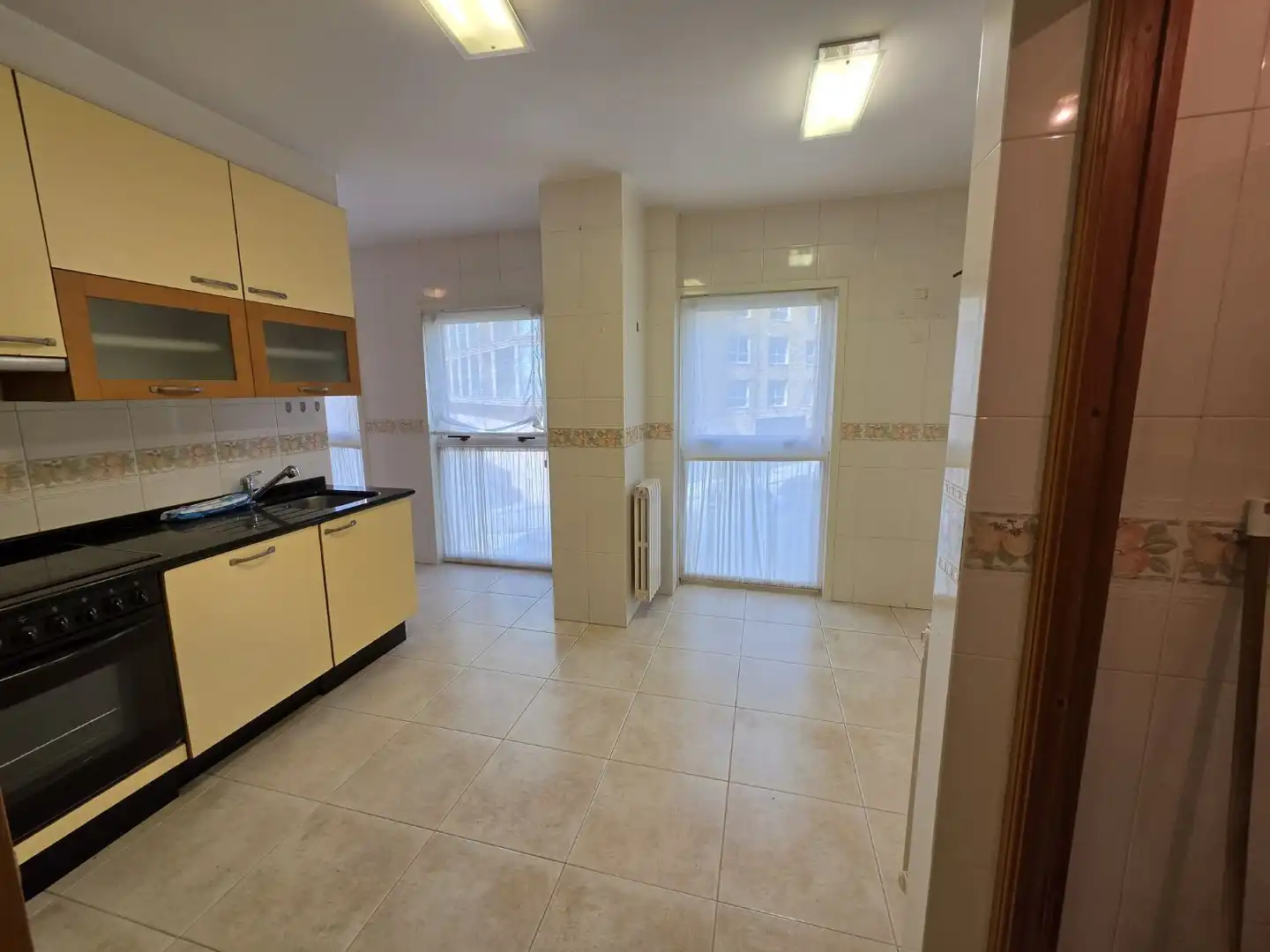 Cocina de Piso en venta en A Coruña Capital  con Calefacción, Terraza y Trastero