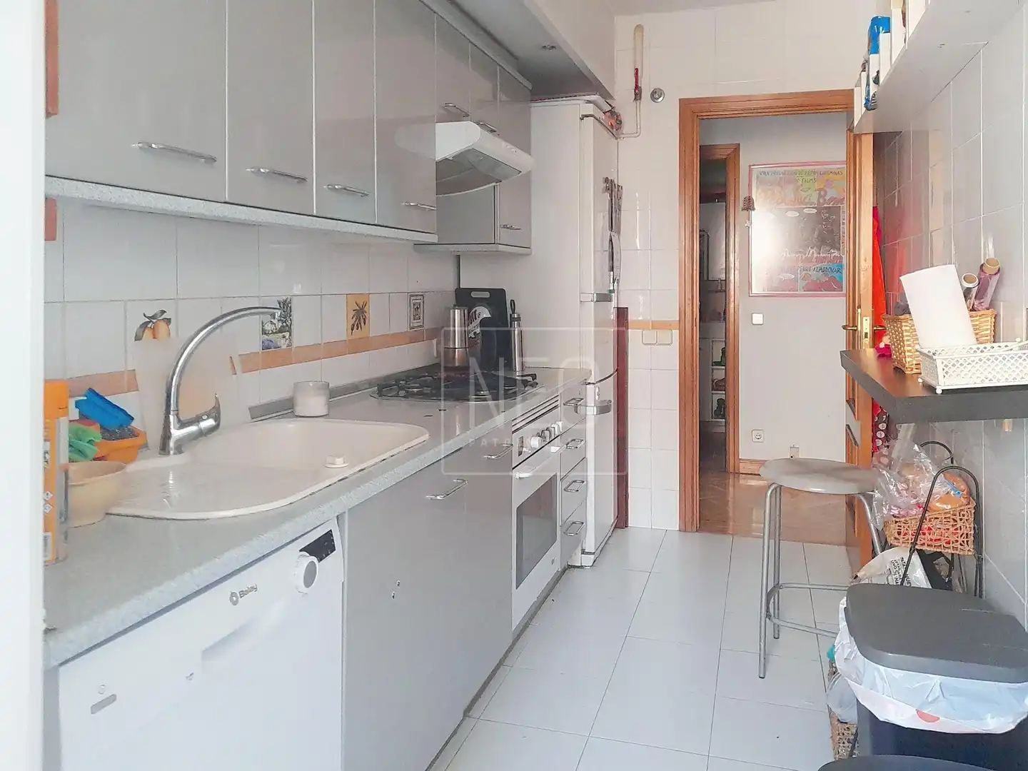 Cocina de Dúplex en venta en Madrid con Aire acondicionado, Calefacción y Jardín privado