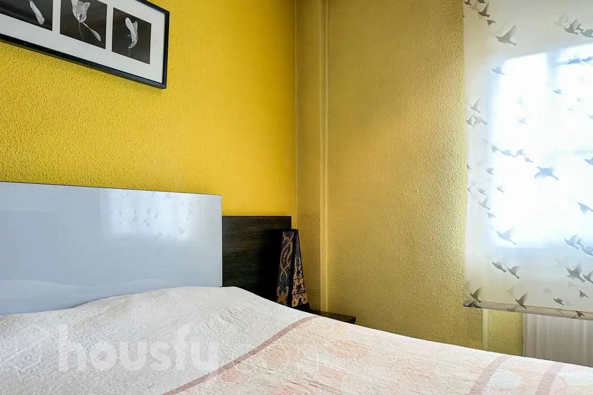 Bedroom of Flat for sale in Móstoles  with Air Conditioner, Terrace and Storage room