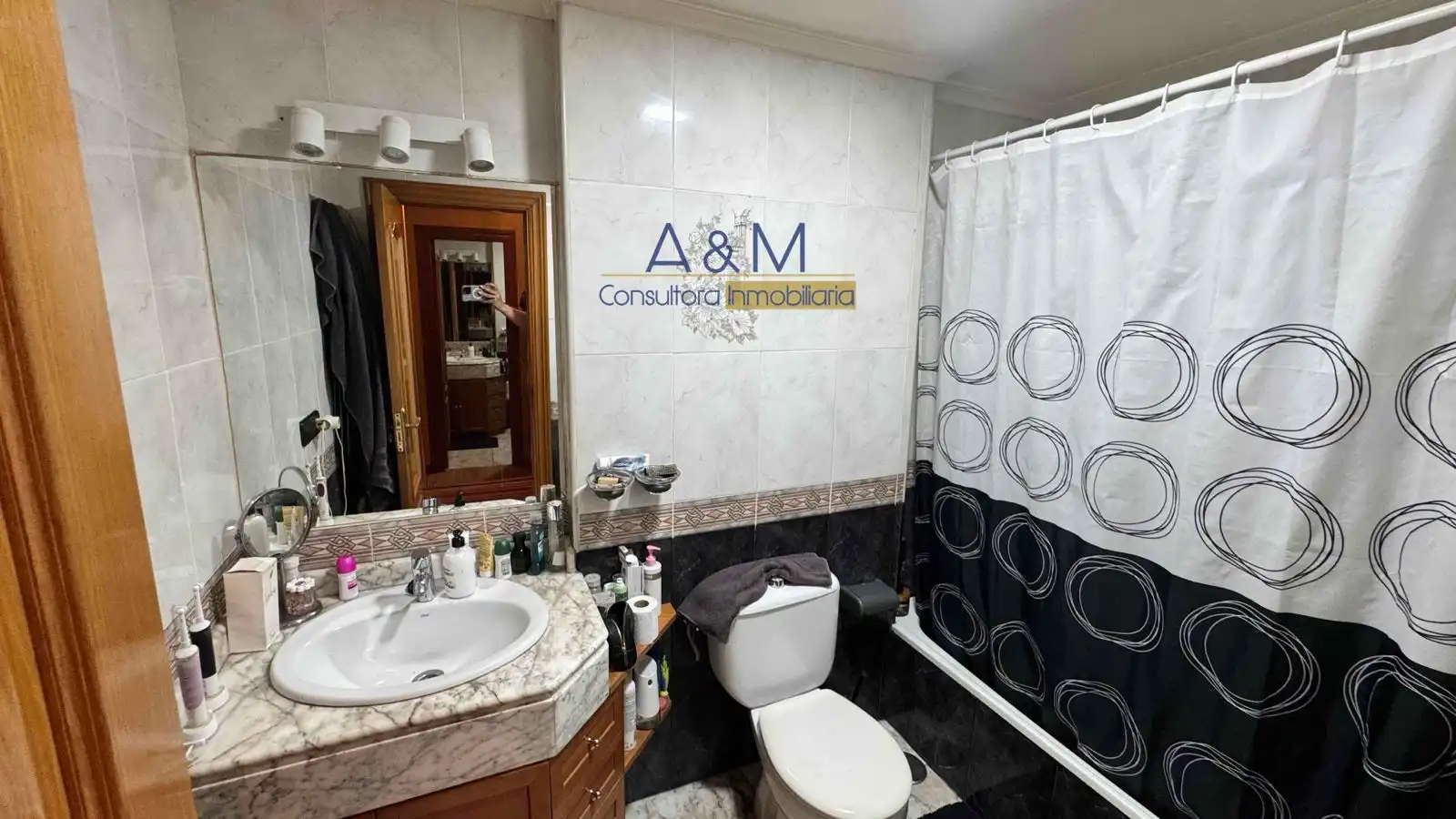 Bathroom of Houses for sale in Santovenia de Pisuerga  with Air Conditioner, Heating and Terrace