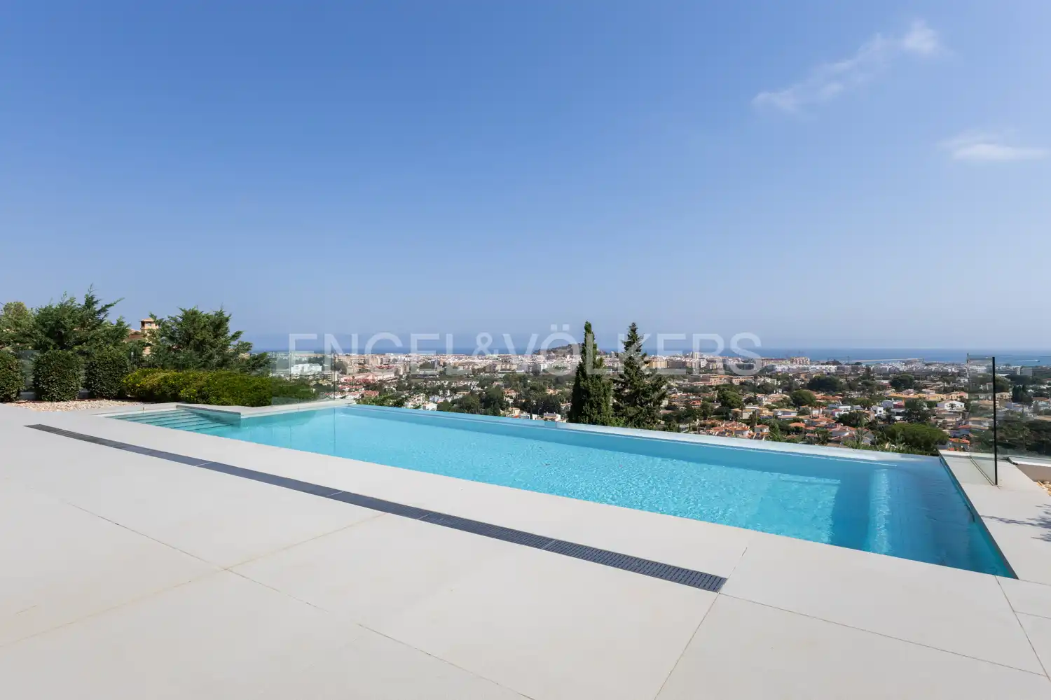 Schwimmbecken von Haus oder Chalet zur Miete in Dénia mit Klimaanlage, Heizung und Privatgarten