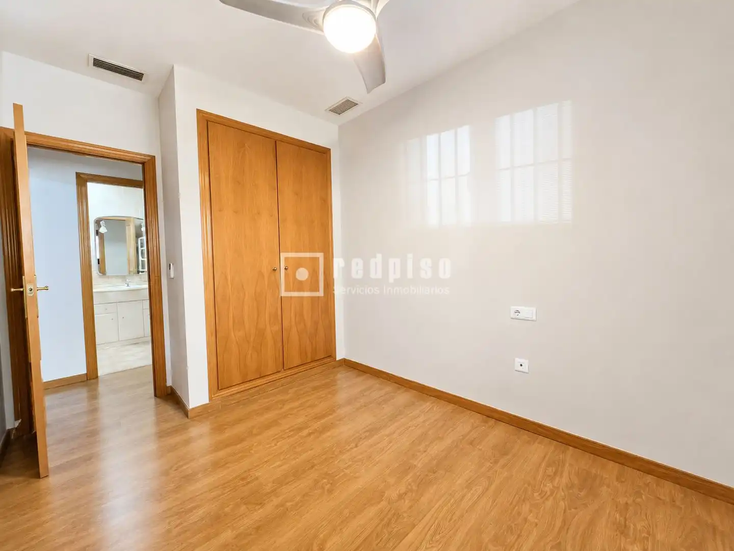 Habitación de Piso en venta en Xirivella con Aire acondicionado y Jardín privado
