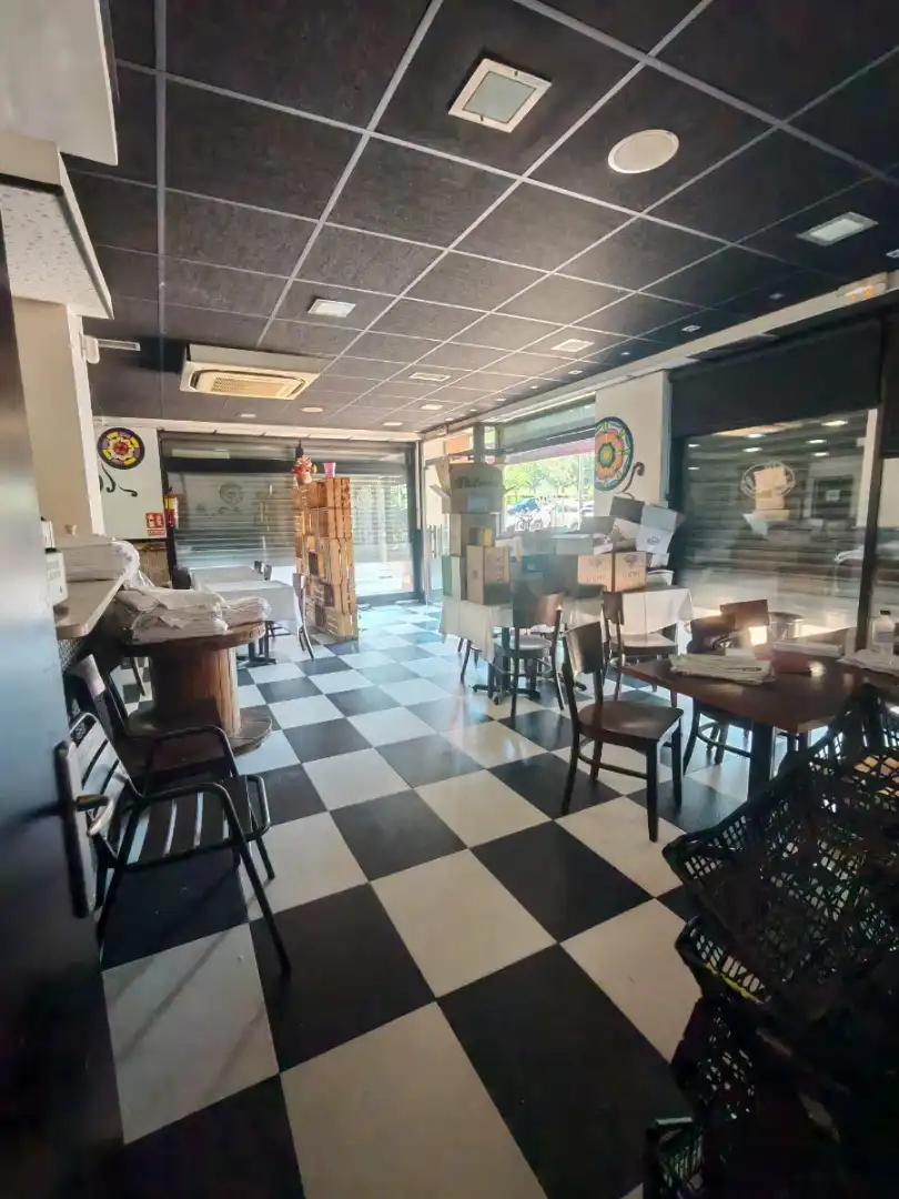 Local comercial en traspàs a Montornès del Vallès, imagen 26