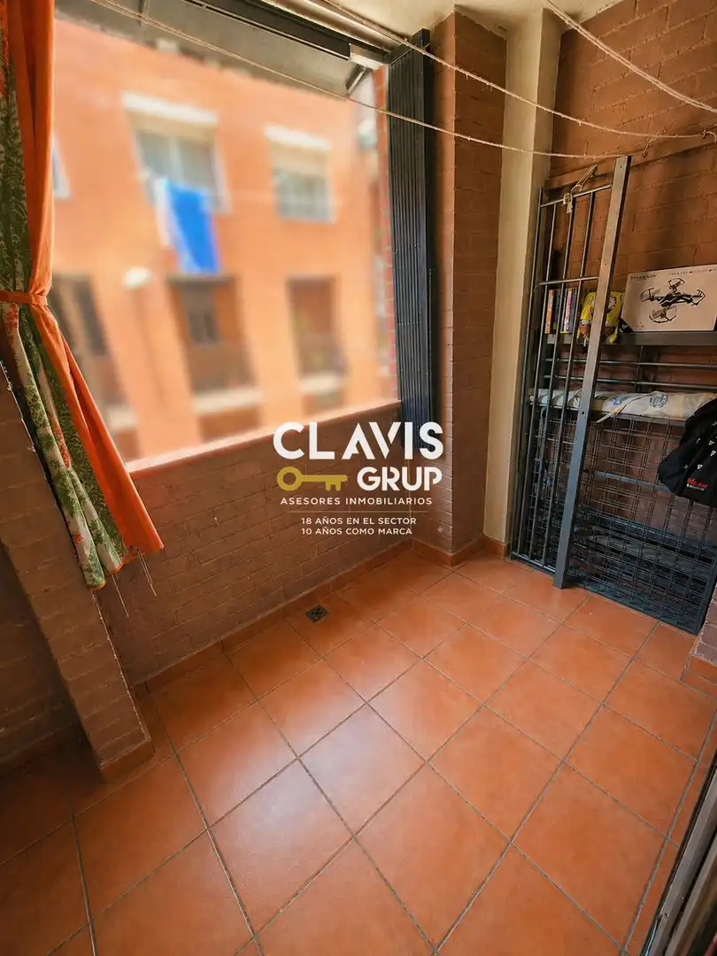 Vista exterior de Piso en venta en Barcelona con Aire acondicionado y Terraza