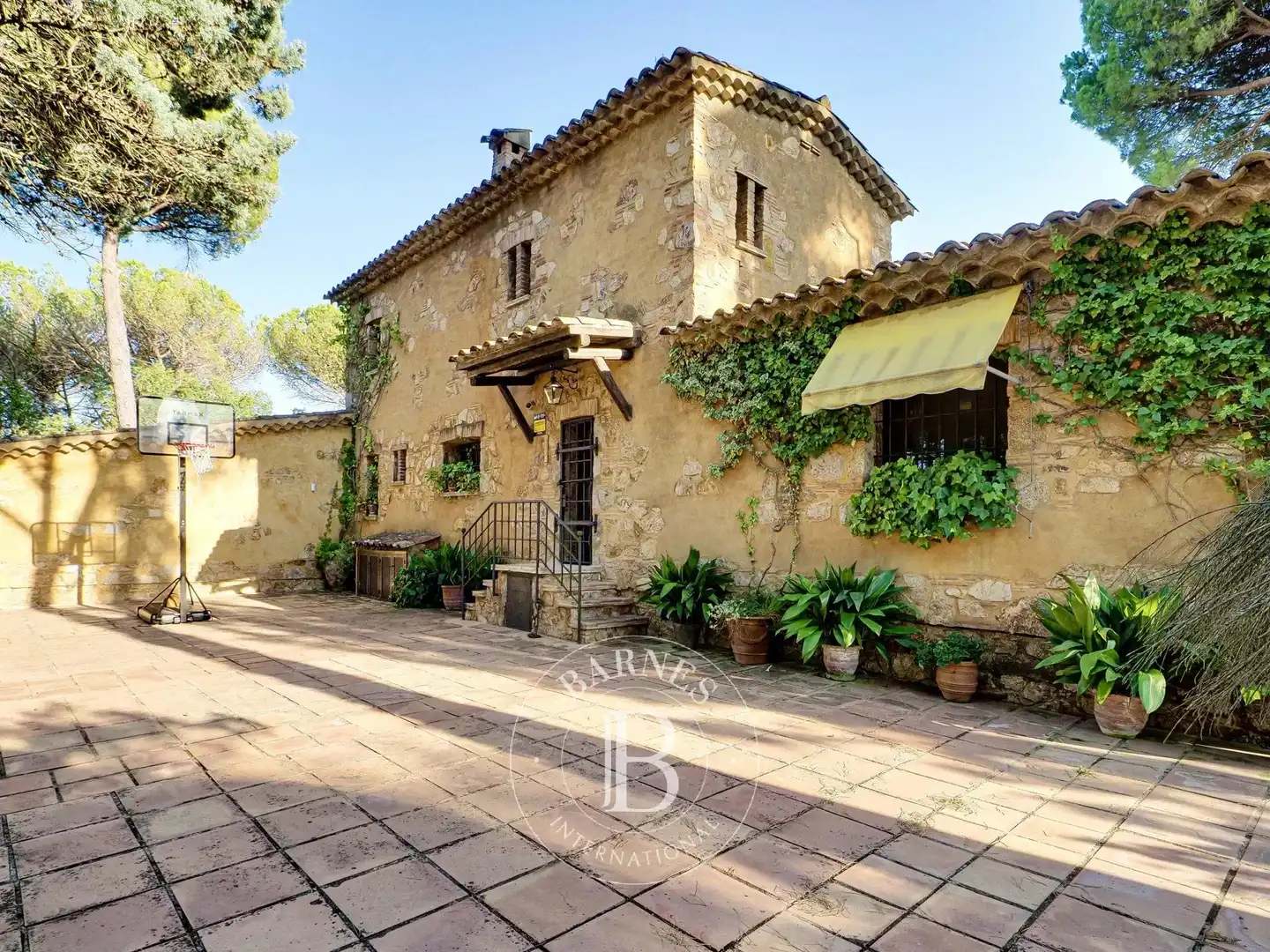 Vista exterior de Finca rústica en venda en Caldes de Malavella amb Calefacció, Piscina i Internet
