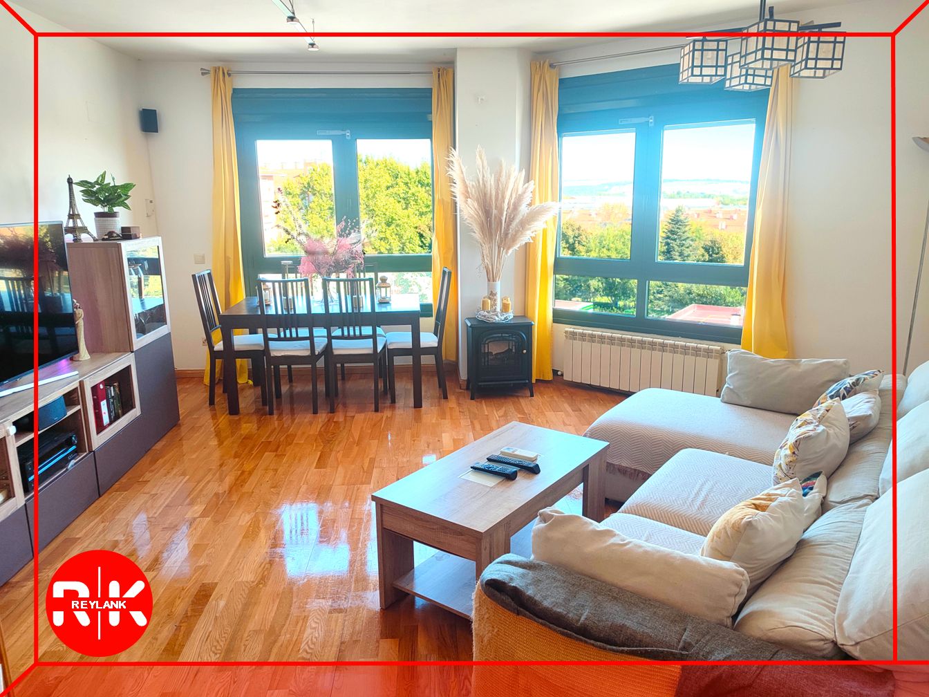 Duplex for sale in Montserrat - Parque Empresarial