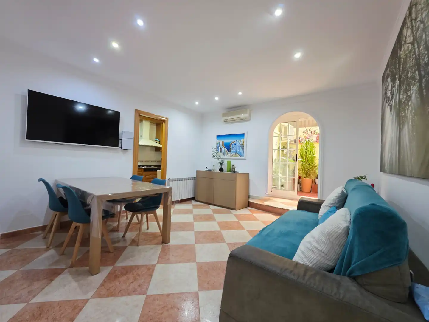 Wohnzimmer von Erdgeschoss zum Verkauf in Barcelona mit Heizung, Terrasse und Möbliert