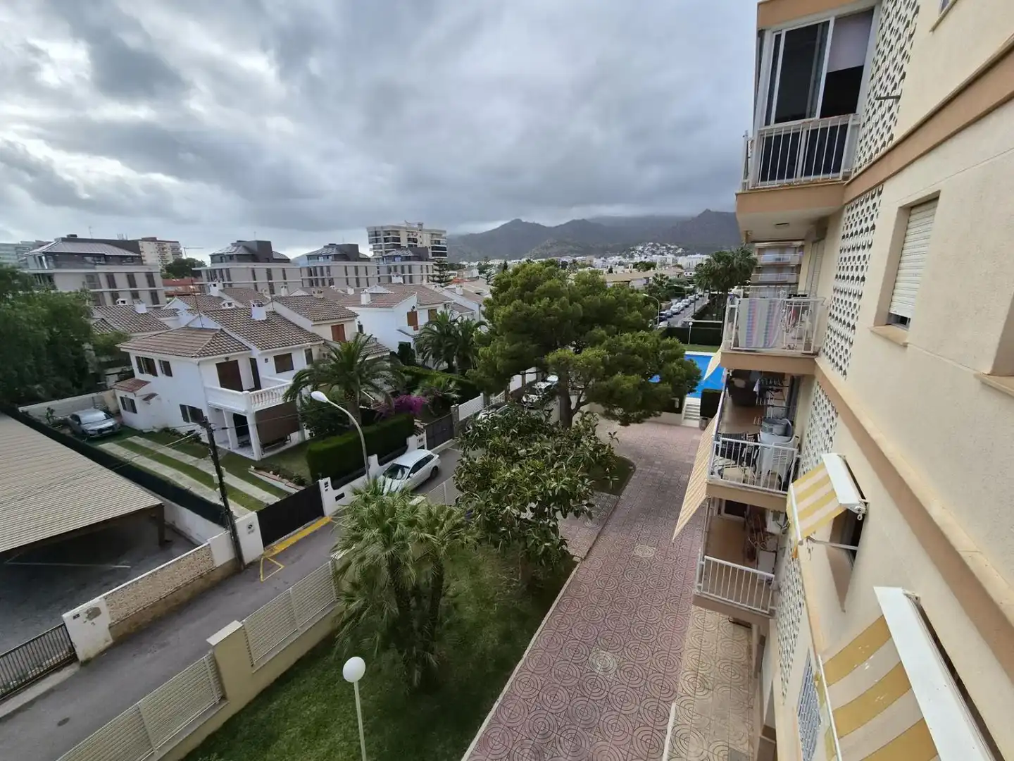 Vista exterior de Apartamento de alquiler en Benicasim / Benicàssim con Terraza y Amueblado