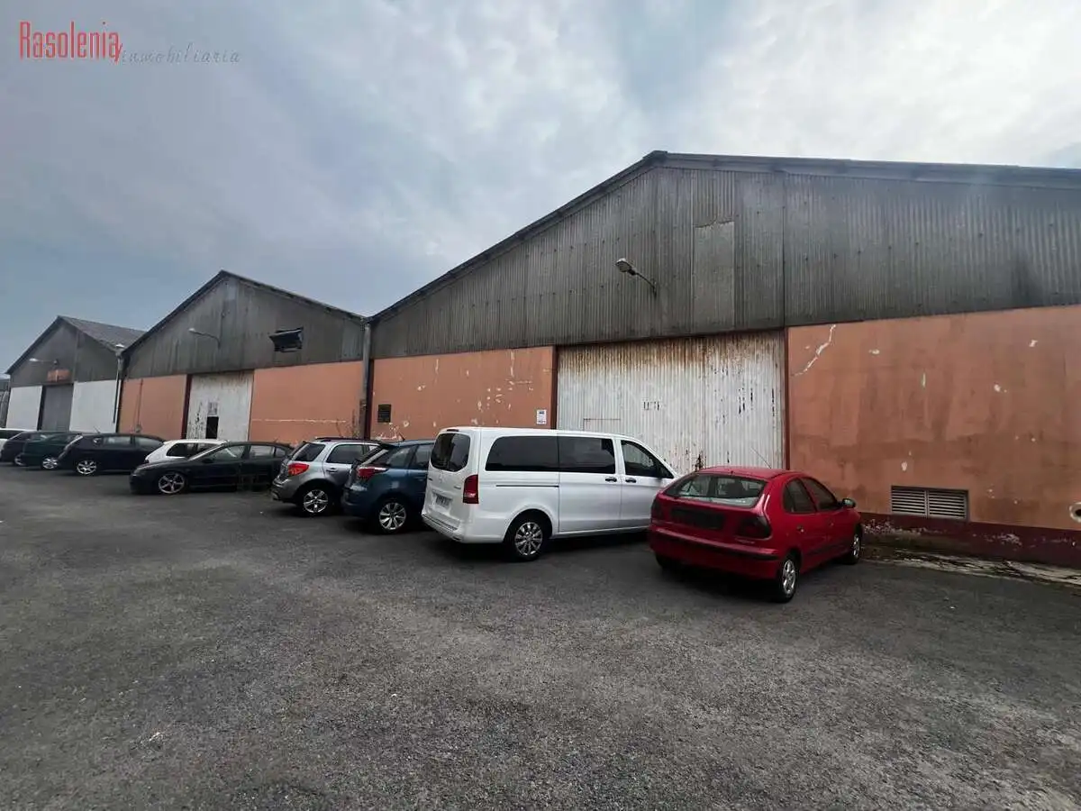 Parking de Nave industrial en venta en Cambre 