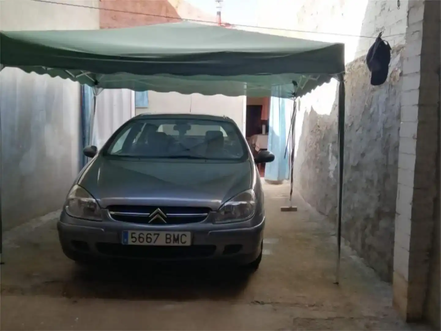 Aparcament de Casa adosada en venda en El Herrumblar  amb Aire condicionat, Traster i Moblat
