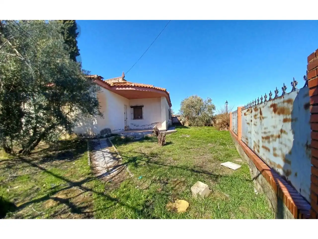 Villa con piscina in vendita a Urbanizacion EL ARENAL