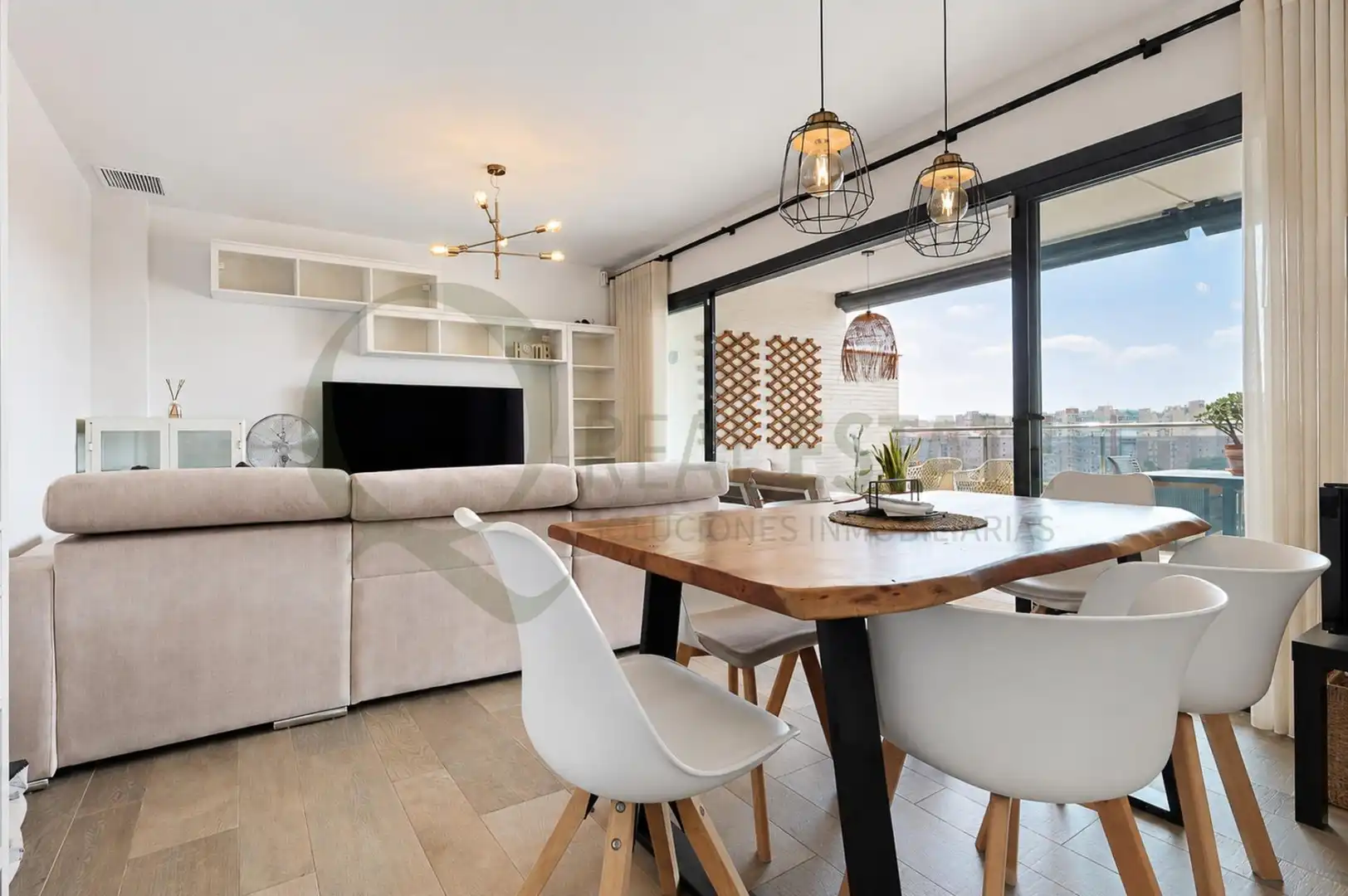 Sala d'estar de Àtic en venda en Alicante / Alacant amb Aire condicionat, Calefacció i Jardí privat