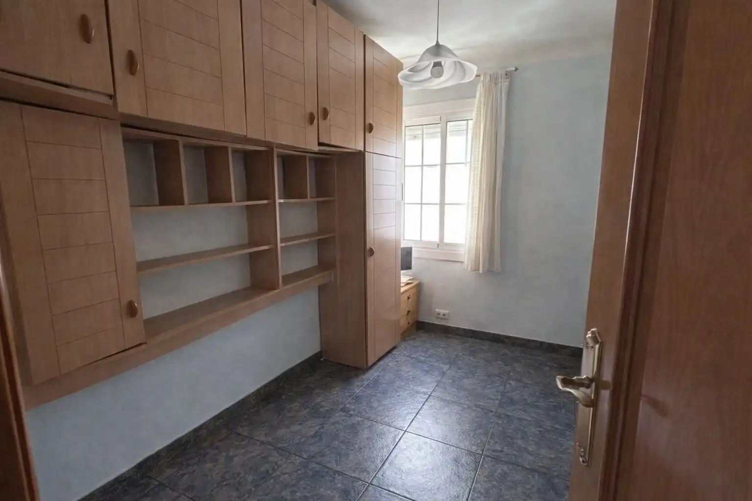 Habitación de Piso en venta en Cornellà de Llobregat