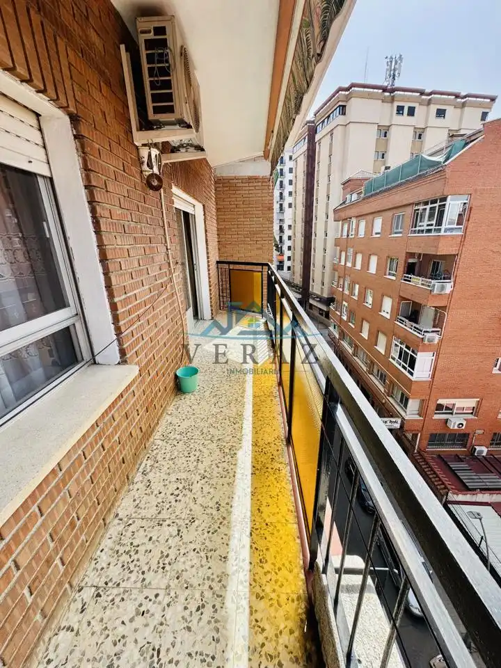 Vista exterior de Piso en venta en Talavera de la Reina con Aire acondicionado, Calefacción y Terraza