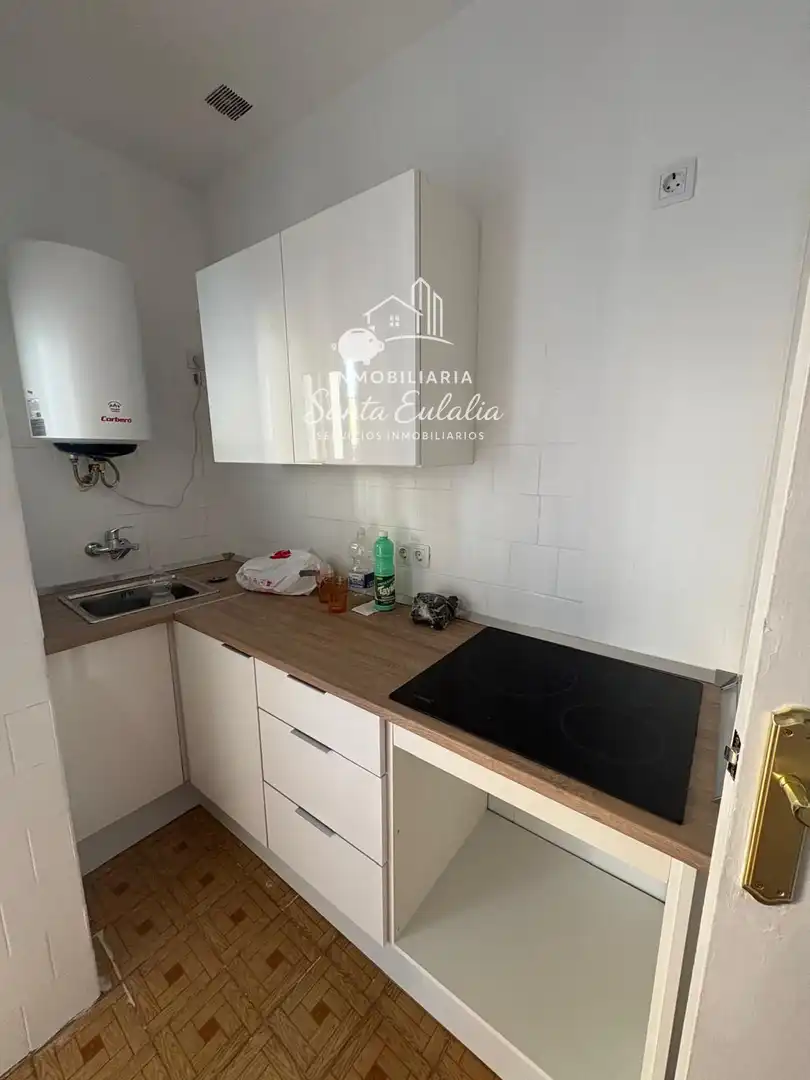 Cuina de Pis en venda en Mérida amb Aire condicionat i Terrassa