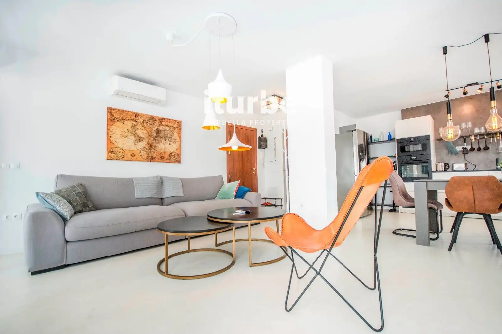Vista exterior de Piso en venta en Marbella con Terraza, Piscina y Amueblado