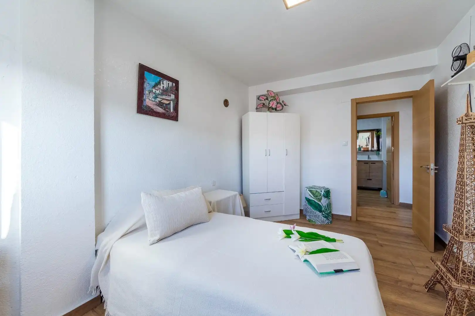 Schlafzimmer von Wohnung zur Miete in Almería mit Klimaanlage, Heizung und Terrasse