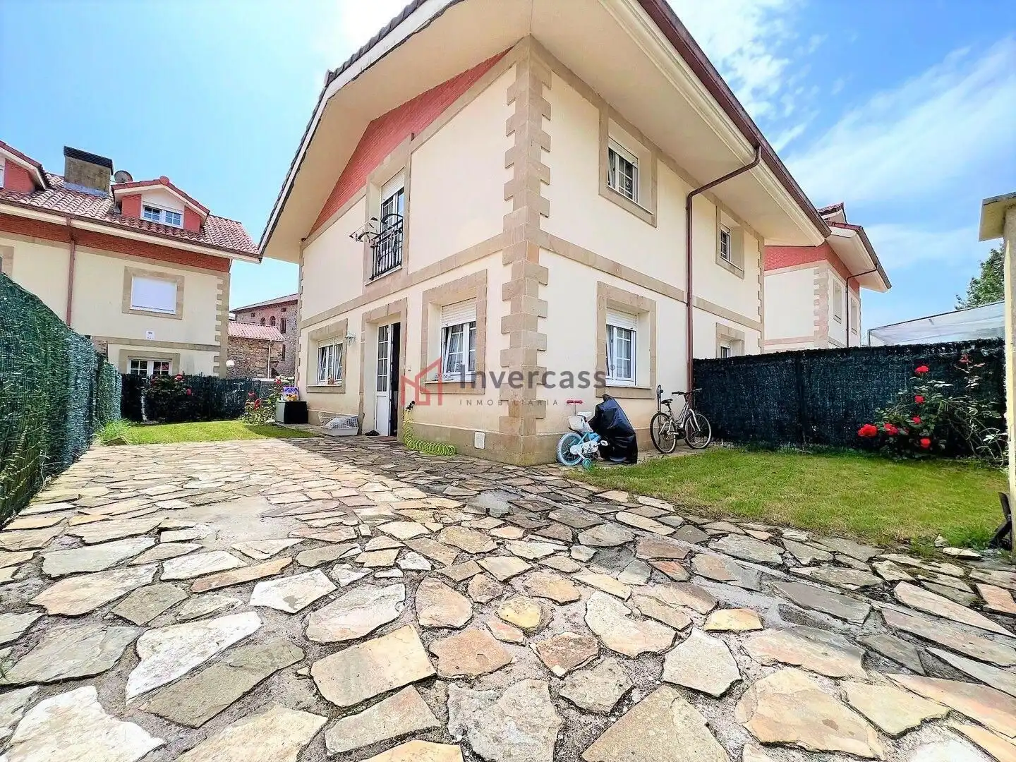 Vista exterior de Casa adosada en venta en Guriezo con Jardín privado