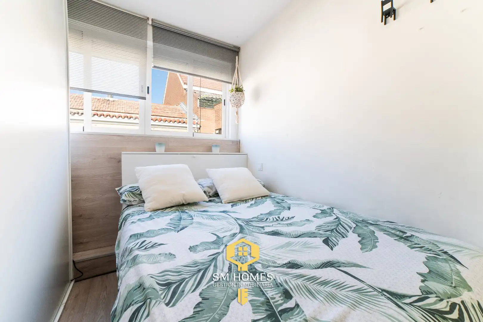 Bedroom of Flat for sale in Madrid  with Heating, Terrace and Furnished