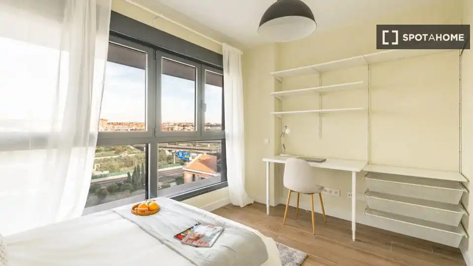 Bedroom of Flat for rent in Madrid  with Air Conditioner, Heating and Furnished