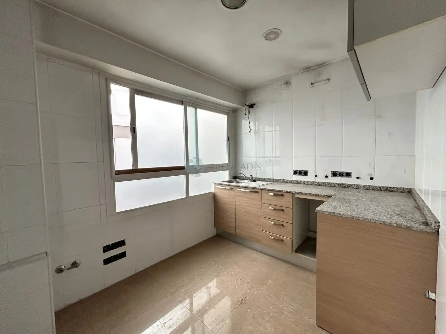Cocina de Local en venta en Urbanizaciones