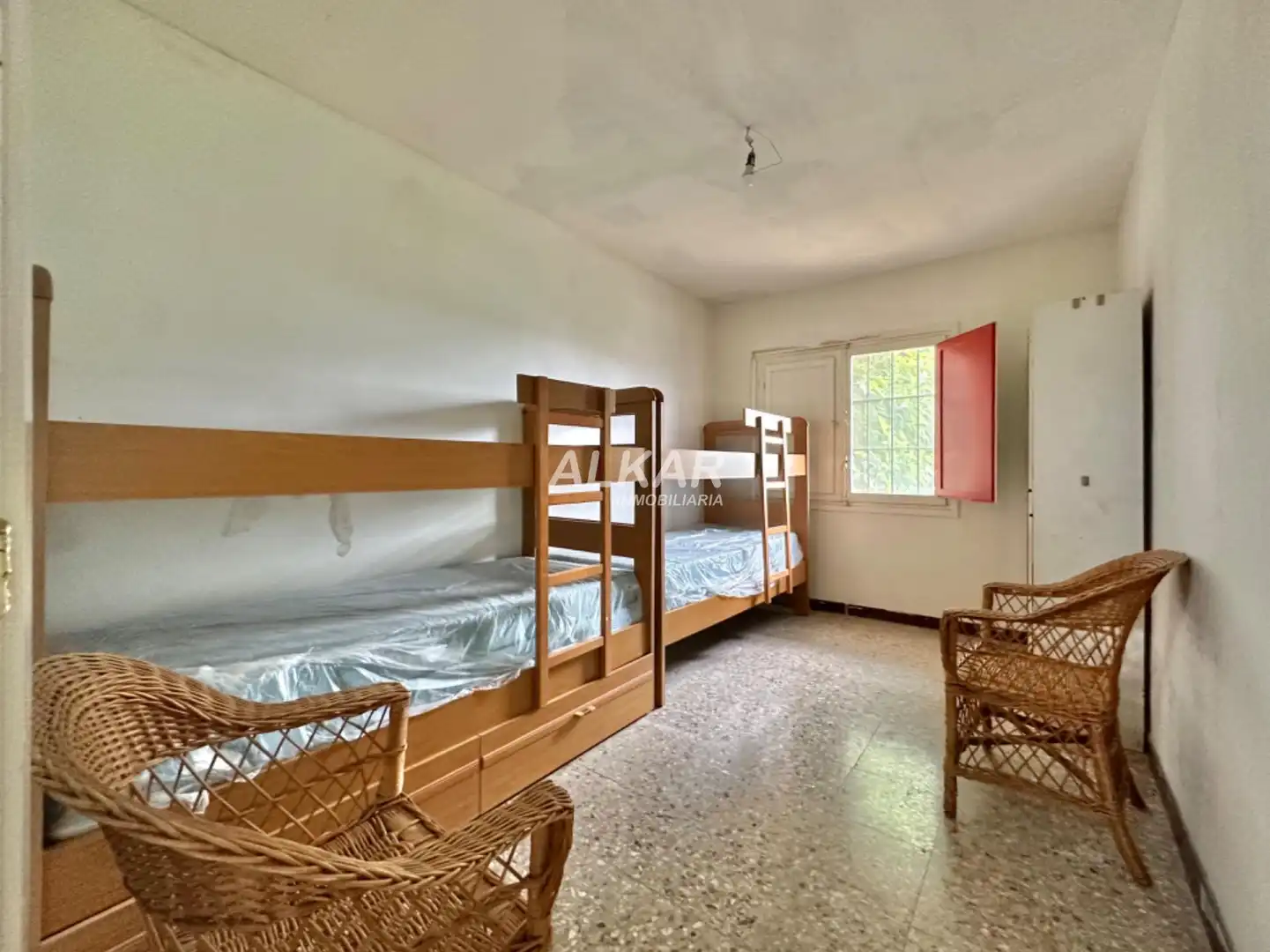 Schlafzimmer von Country house zum Verkauf in Fontellas mit Privatgarten, Terrasse und Schwimmbad