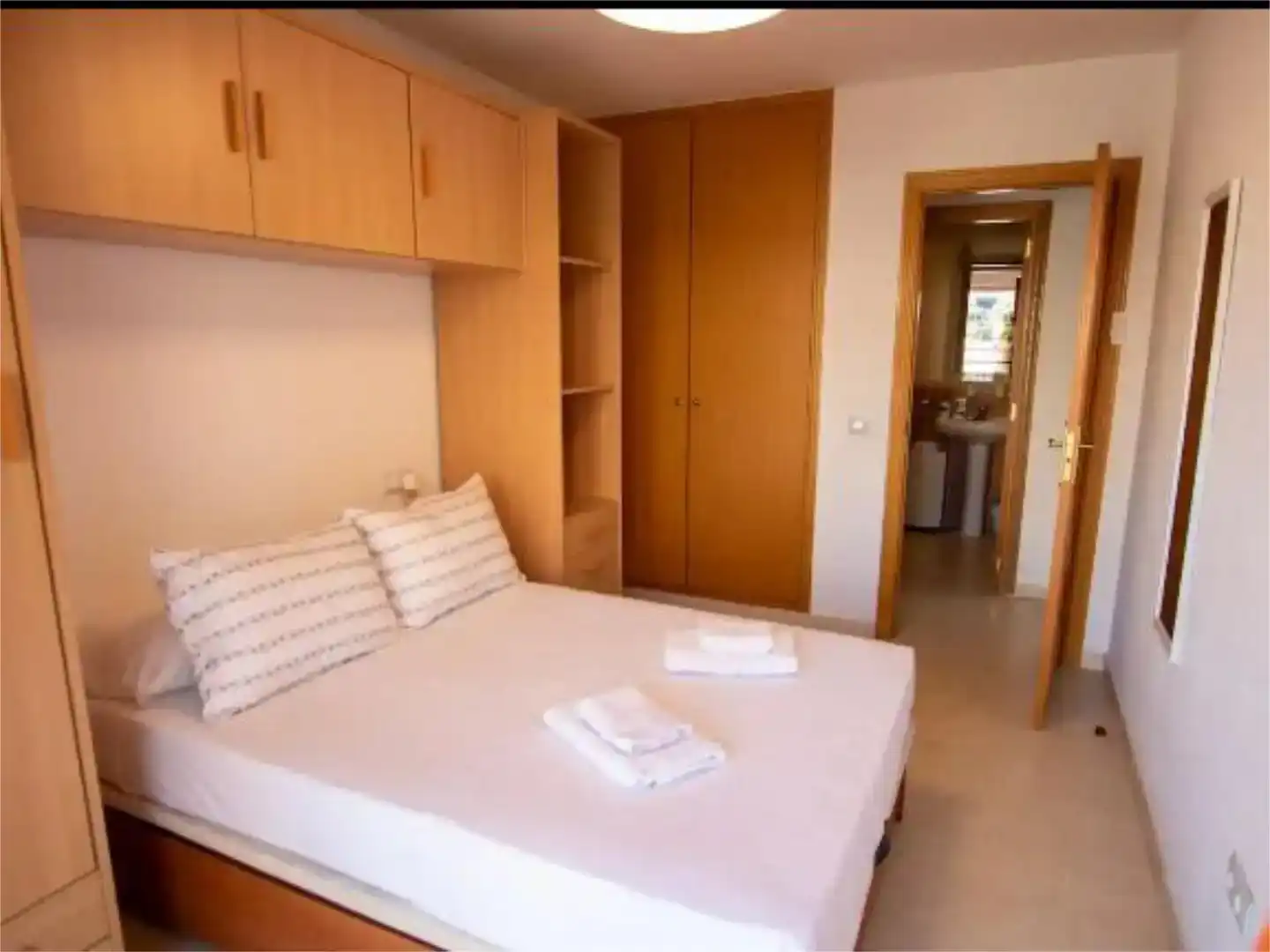 Schlafzimmer von Dachboden zum Verkauf in Benalmádena mit Klimaanlage und Schwimmbad